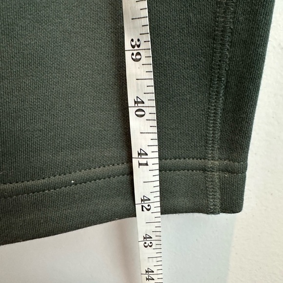 SKIMS Cotton fleece Straight Leg Pants
Color spruce - Picture 9 of 9